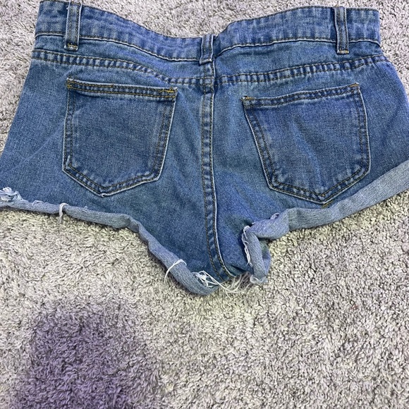 Short blue jean short - Picture 2 of 3